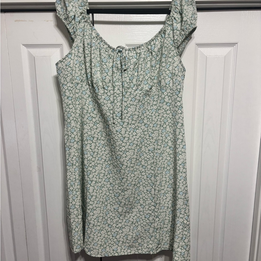 Levi's Pale Green and White Floral Tie-Front Dress